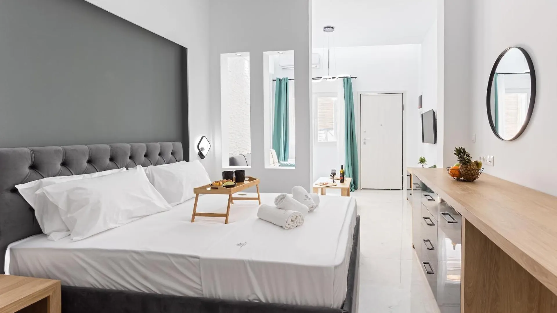 New Luxury Apartment In Downtown Selanik